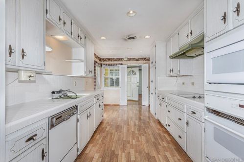 911 Cabrillo Ave, San Diego, CA 92118-2430