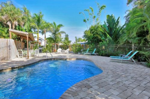 228 Fairweather Ln, Fort Myers Beach FL  33931-3227 exterior