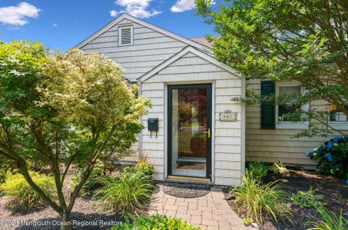 461 Branch Ave, Little Silver, NJ 07739-1164