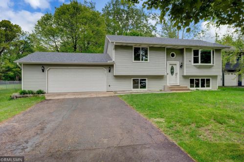 3070 Greenbrier St, Saint Paul, MN 55117-1212