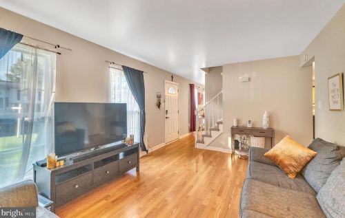 14397 Surrydale Dr, Woodbridge VA  22193-3470 exterior