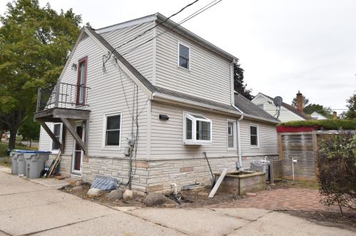 4026 Portage St, Milwaukee, WI 53209-1931