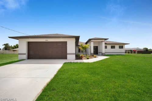 2926 26th Ter, Cape Coral, FL 33914-3831