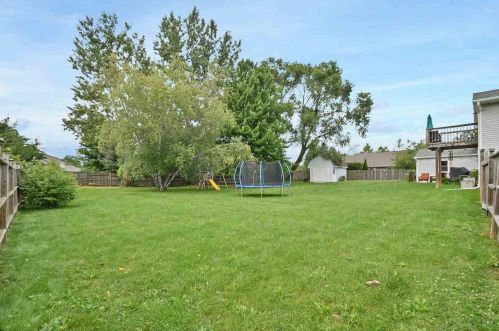 402 Huron Rd, Green Bay, WI 54311-7632