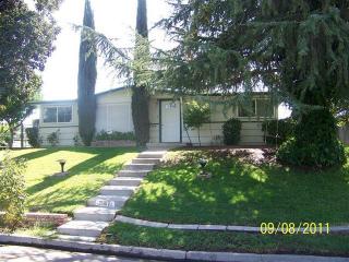3417 Bucknell St, Bakersfield, CA 93305-1505