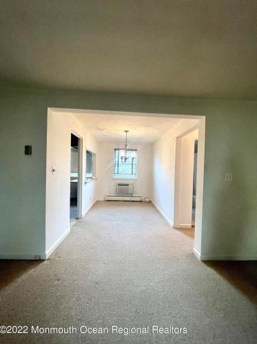 25 Mnr Dr, Tinton Falls NJ 07701-2460 exterior