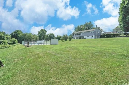 257 Osborne Hill Rd, Fishkill NY  12524-2510 exterior