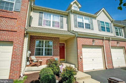 305 Manor Rd, Harleysville, PA 19438-1955