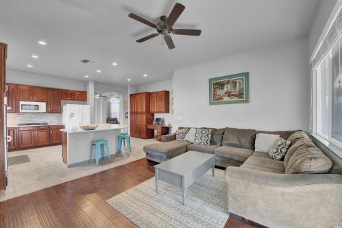 131 Feather Riv Cir, Vacaville CA 95688-8749 exterior