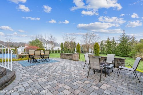 1 Vail Ln, East Freehold NJ  07728-8487 exterior