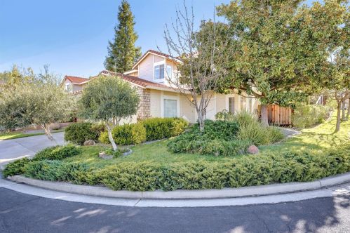 400 Cayetano Ct, Windsor, CA 95492-8311
