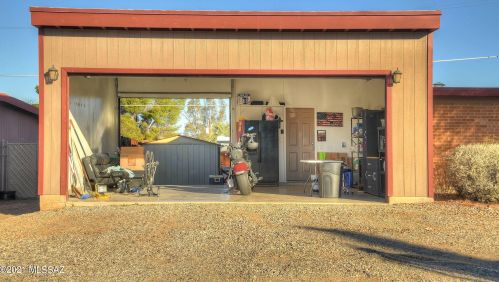 7335 28th Pl, Tucson, AZ 85710-5559