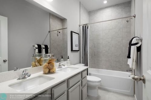 5927 Sequoia Cir, Vero Beach, FL 32967-6074