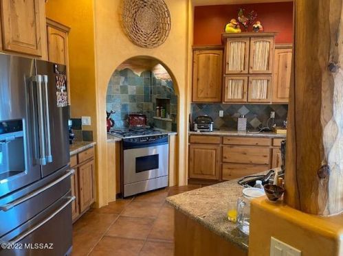 2020 Double Circle Dr, Tucson, AZ 85713-6711