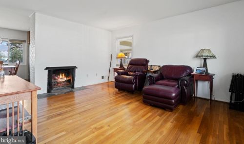 5402 Fremont St, Springfield, VA 22151-3127