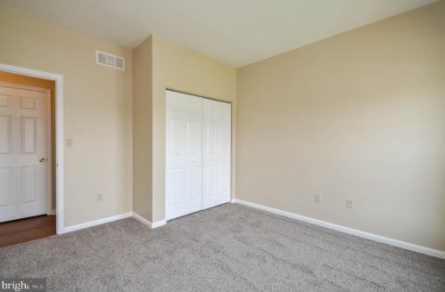 222 Huntington Ln, Easton PA  18040-8485 exterior