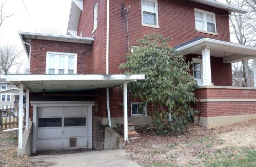 810 7th St, Cambridge OH  43725-1402 exterior