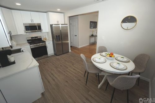 2 George St, Avenel NJ 07001-1735 exterior