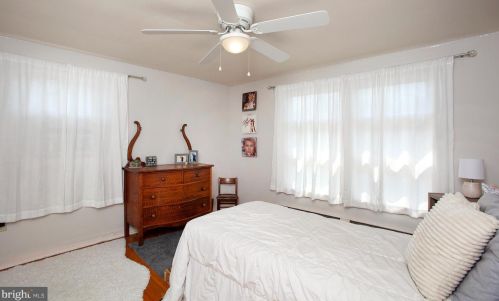 252 Redwood St, Hummelstown PA  17036-2619 exterior