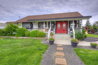 966 Hickman Rd, Hickman, CA 95323-9657