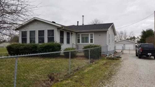 1002 Main St, Newtonville, IN 47615-9430