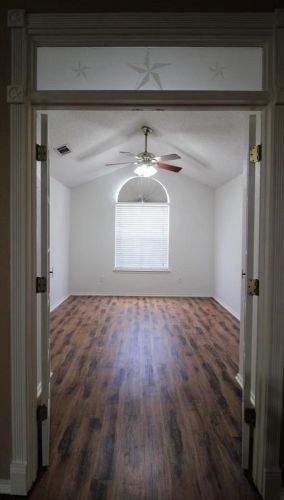 645 Creekview Dr, Burleson TX  76028-4445 exterior