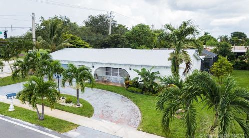 8881 3rd St, Hollywood, FL 33024-6509