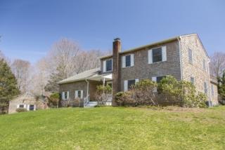 20 Barkers Island Rd, South Hampton, NY 11968-2703