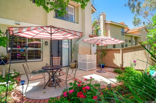 372 Turin St, Calabasas CA  91377-5527 exterior