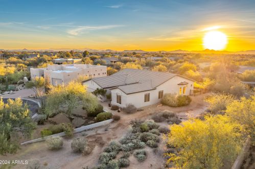 32806 55th Pl, Cave Creek, AZ 85331-5584