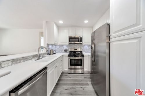 28473 Santa Rosa Ln, Santa Clarita, CA 91350-3249