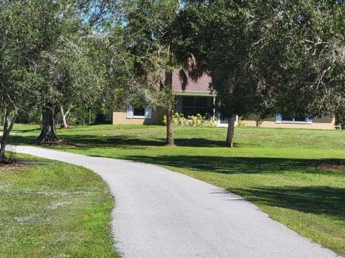 3665 72nd Ave, Naples, FL 34120-2661