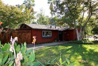 440 Circle Dr, Fresno, CA 93704-4759