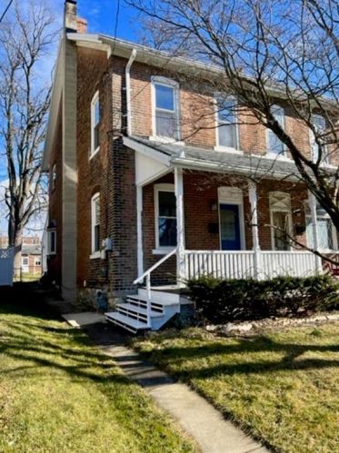 729 4th St, Catasauqua, PA 18032-2332
