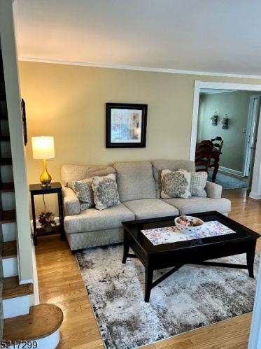 16 Haines Dr, Bloomfield NJ  07003-2906 exterior