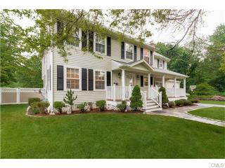 253 Arbor Dr, Southport, CT 06890-1124