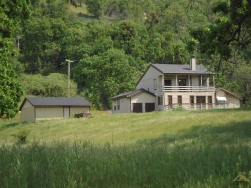 27130 El Camino Dr, Tehachapi, CA 93561-9634