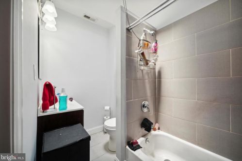 5713 Larchwood Ave, Philadelphia PA 19143-1912 exterior