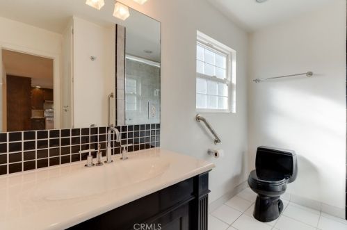 13417 Ocean Gate Ave, Hawthorne CA  90250-5611 exterior