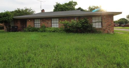 7800 Regency Ln, Fort Worth, TX 76134-4610