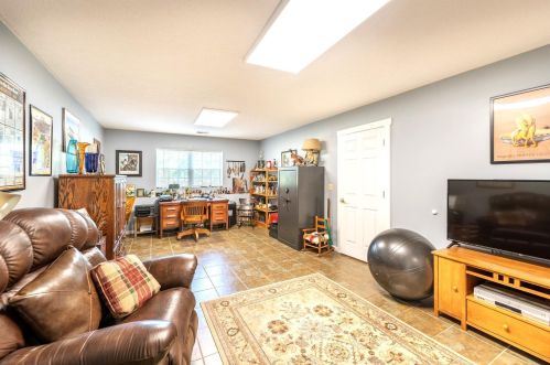 1440 Choctaw Dr, London OH  43140-8728 exterior