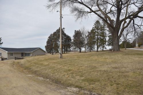 4325 Smith Dr, Deerfield, WI 53531-9610