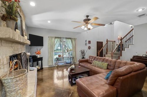 707 Main St, Waxahachie TX  75165-3233 exterior