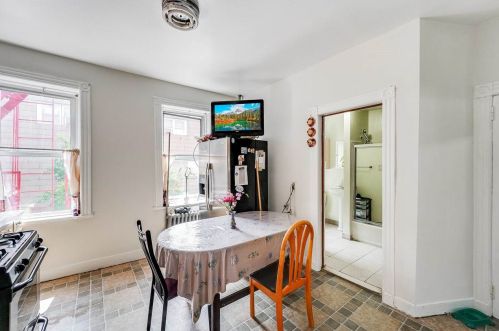 219 45th St, Union City, NJ 07087-6305