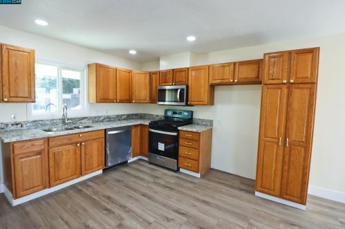 50 Banchio St, West Pittsburg CA  94565-3427 exterior