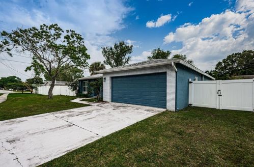 5604 102nd Ave, Pinellas Park FL  33782-3306 exterior