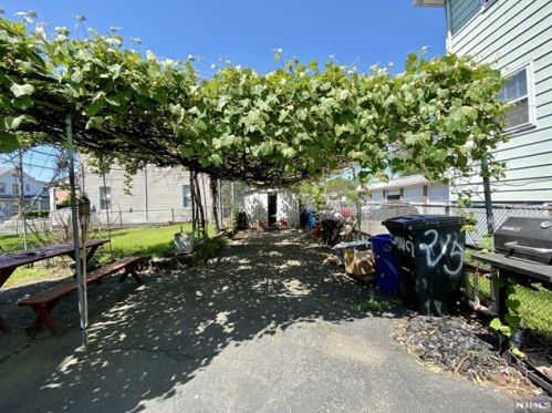 215 Montgomery St, Bloomfield NJ  07003-4926 exterior