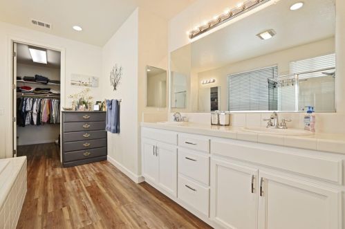 767 Red Barn Pl, Lathrop CA  95330-8975 exterior