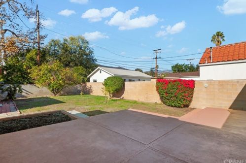 819 Glendale Ave, Glendale CA 91205-3316 exterior