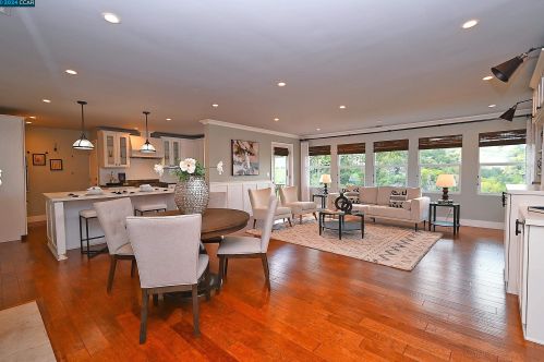 122 El Toyonal, Orinda CA  94563-2133 exterior